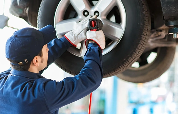 24/7 Emergency Tire Replacement
